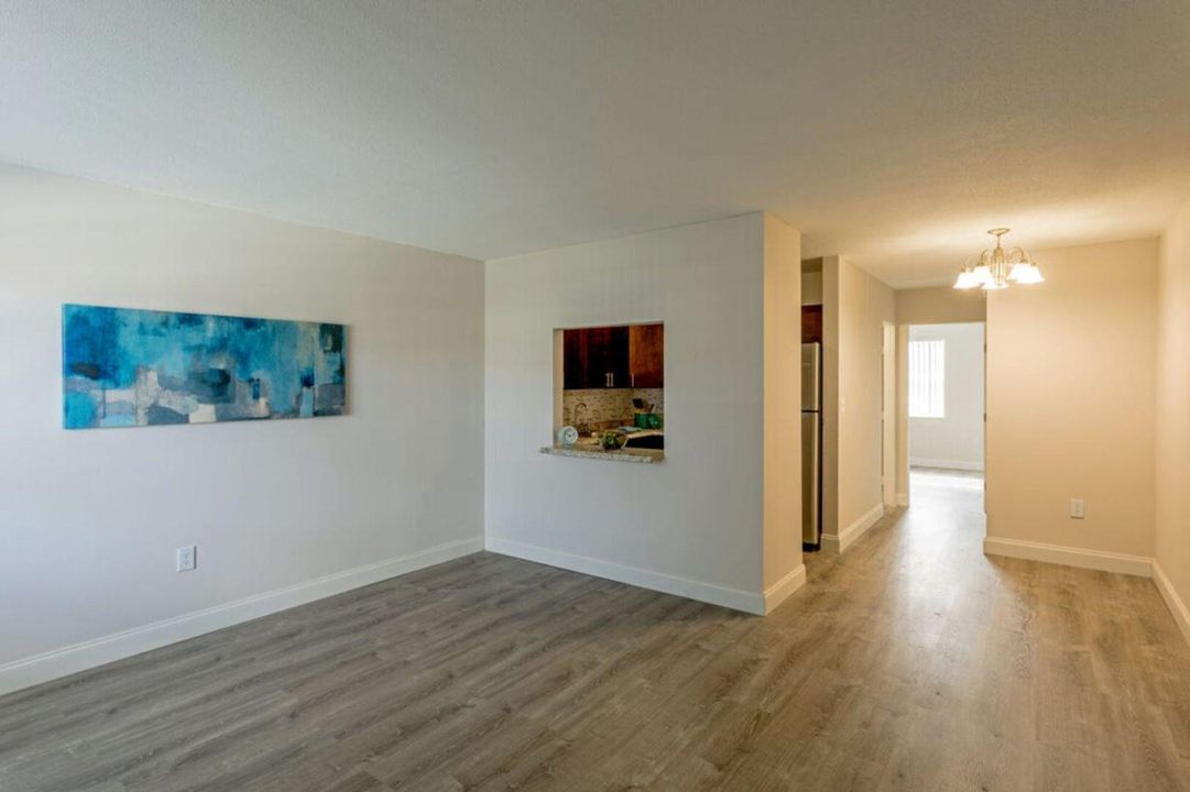 В аренду: $1,695 (1 спален, 1 ванн, 700 Квадратных фут)