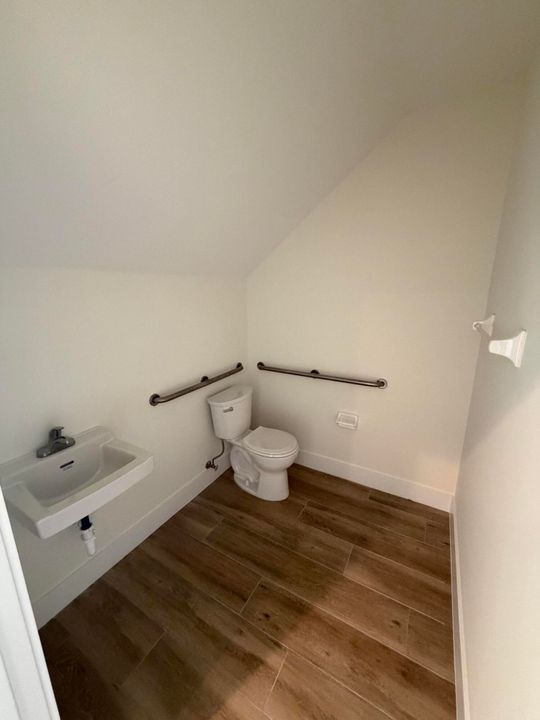 Active With Contract: $599,000 (3 beds, 3 baths, 1908 Square Feet)