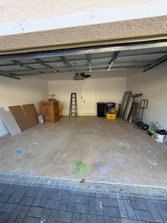 Active With Contract: $599,000 (3 beds, 3 baths, 1908 Square Feet)