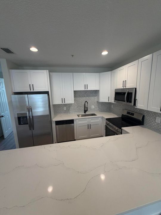 Active With Contract: $599,000 (3 beds, 3 baths, 1908 Square Feet)