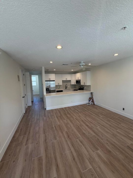 Active With Contract: $599,000 (3 beds, 3 baths, 1908 Square Feet)