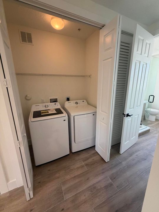 Active With Contract: $599,000 (3 beds, 3 baths, 1908 Square Feet)