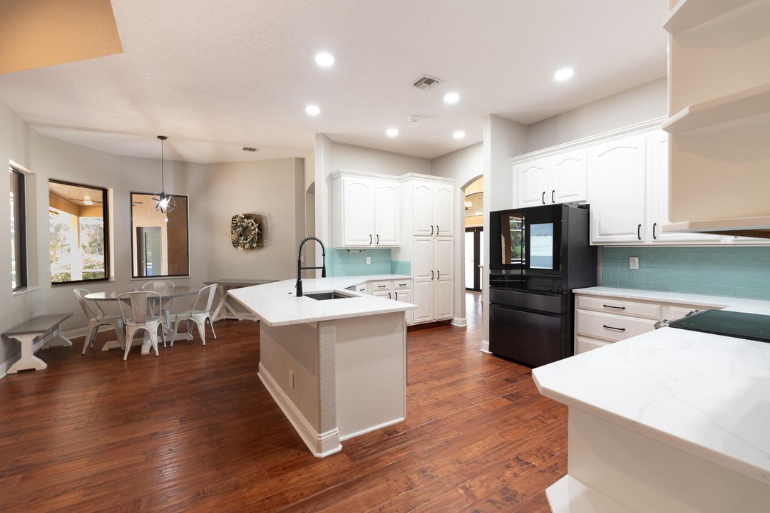 For Sale: $2,199,000 (4 beds, 3 baths, 3402 Square Feet)