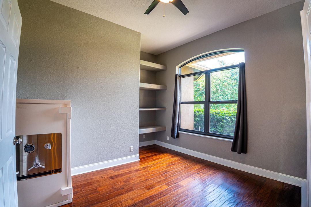 For Sale: $2,199,000 (4 beds, 3 baths, 3402 Square Feet)