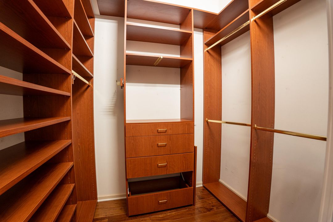 For Sale: $2,199,000 (4 beds, 3 baths, 3402 Square Feet)