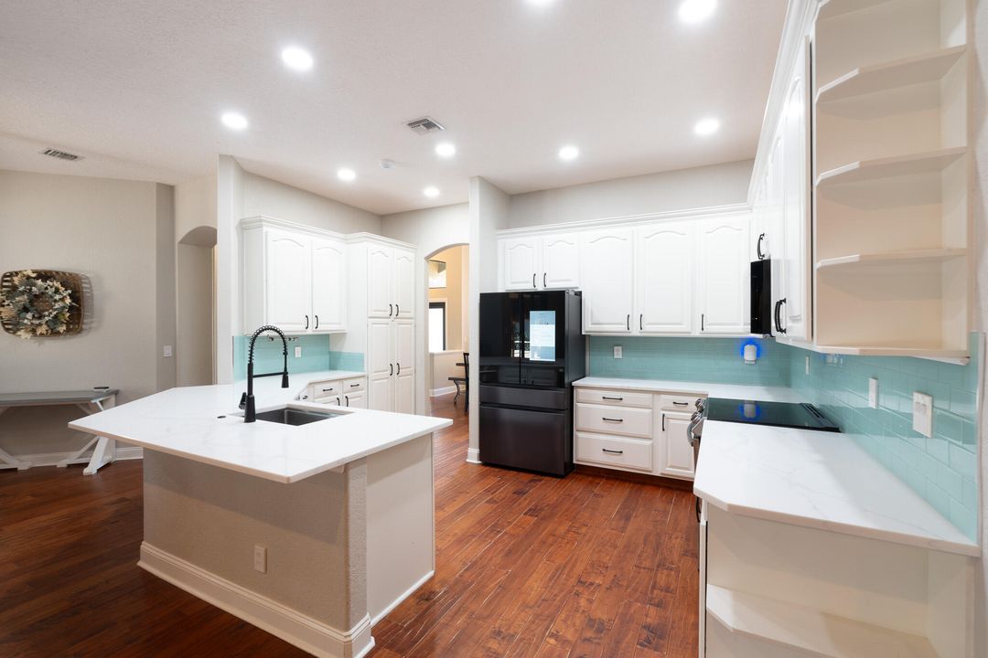 For Sale: $2,199,000 (4 beds, 3 baths, 3402 Square Feet)