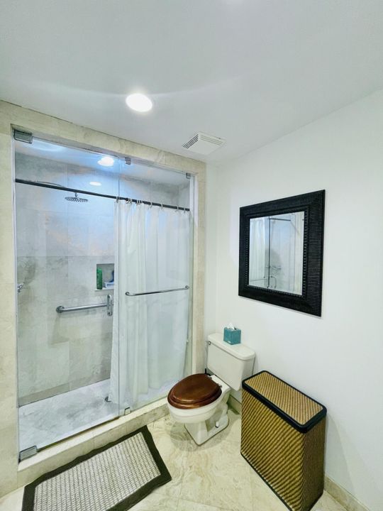 En Venta: $438,000 (3 camas, 2 baños, 1375 Pies cuadrados)