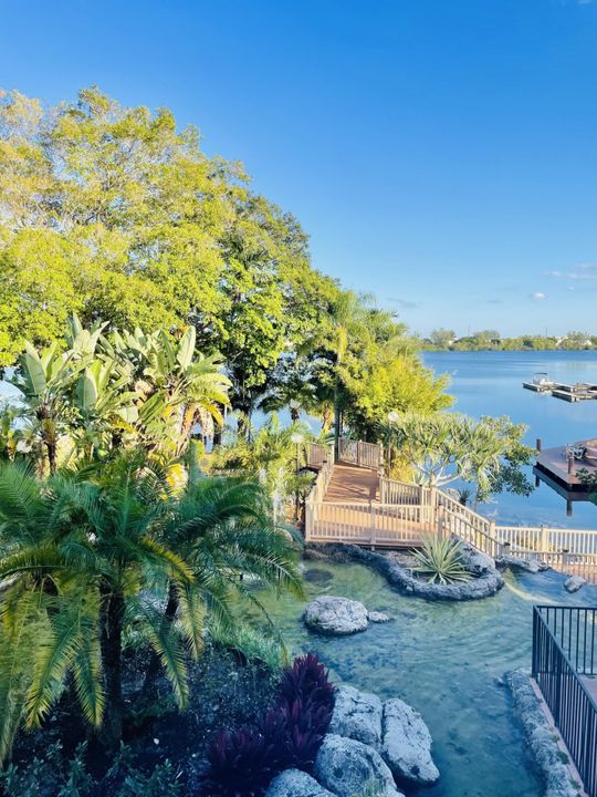 En Venta: $438,000 (3 camas, 2 baños, 1375 Pies cuadrados)