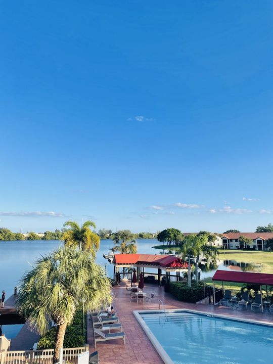 En Venta: $438,000 (3 camas, 2 baños, 1375 Pies cuadrados)