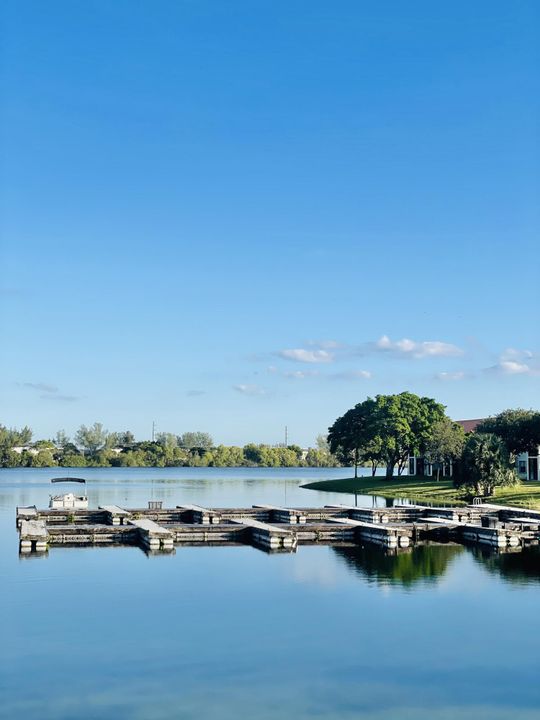 En Venta: $438,000 (3 camas, 2 baños, 1375 Pies cuadrados)