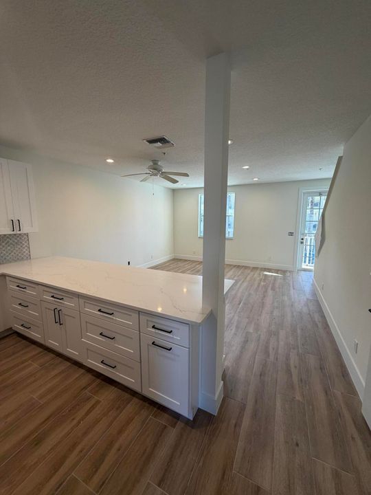 Active With Contract: $599,000 (3 beds, 3 baths, 1908 Square Feet)