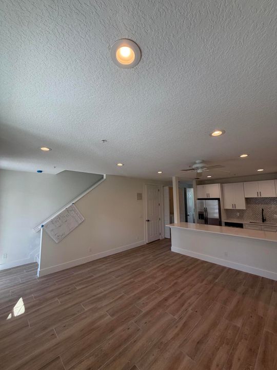 Active With Contract: $599,000 (3 beds, 3 baths, 1908 Square Feet)