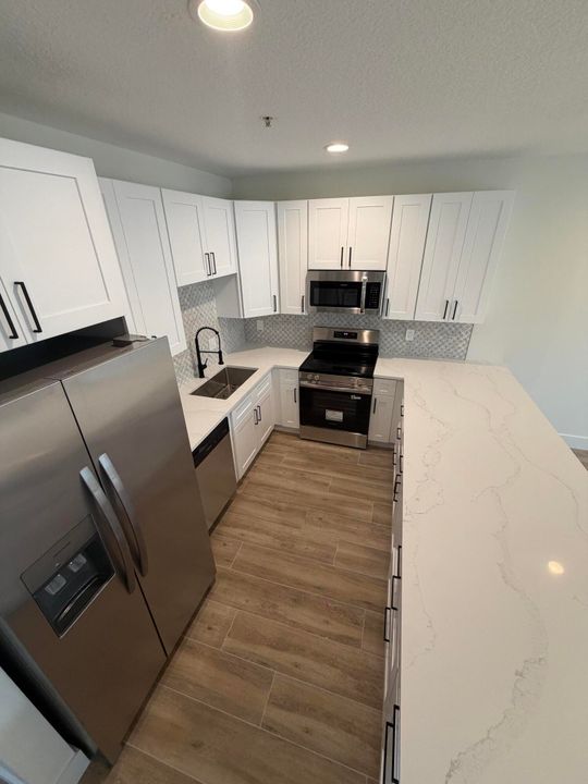 Active With Contract: $599,000 (3 beds, 3 baths, 1908 Square Feet)