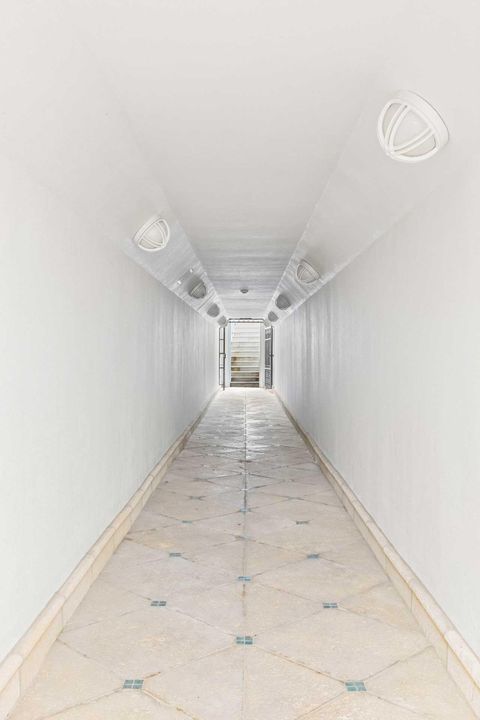 На продажу: $75,000,000 (0 спален, 0 ванн, 0 Квадратных фут)