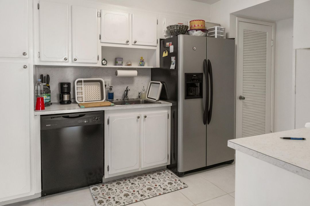 На продажу: $299,000 (2 спален, 2 ванн, 1145 Квадратных фут)