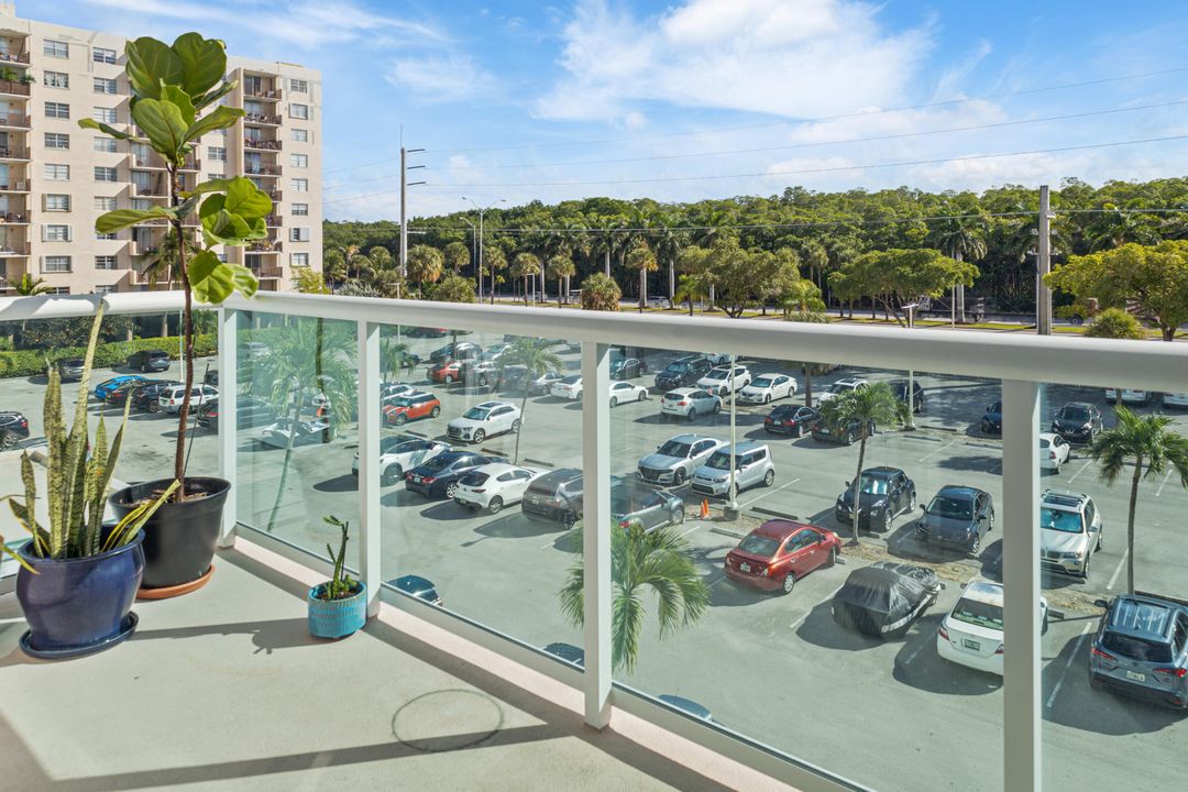 На продажу: $299,000 (2 спален, 2 ванн, 1145 Квадратных фут)