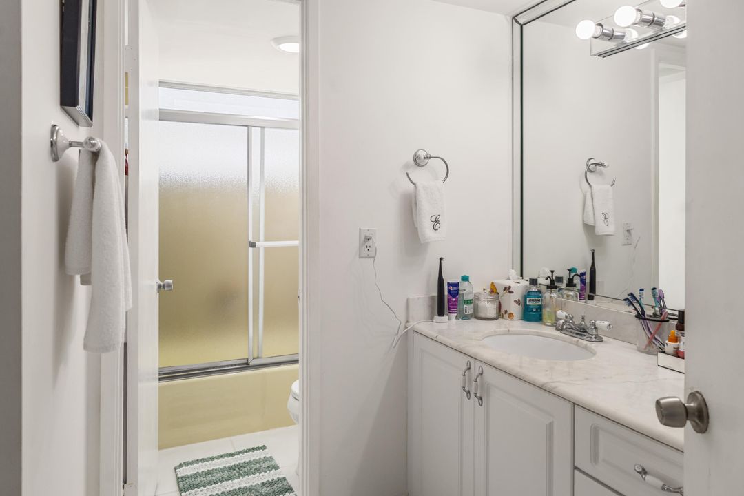 На продажу: $299,000 (2 спален, 2 ванн, 1145 Квадратных фут)