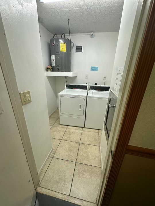 На продажу: $299,000 (2 спален, 2 ванн, 1145 Квадратных фут)