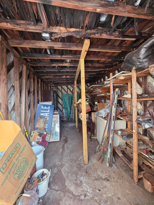 На продажу: $279,900 (2 спален, 1 ванн, 832 Квадратных фут)