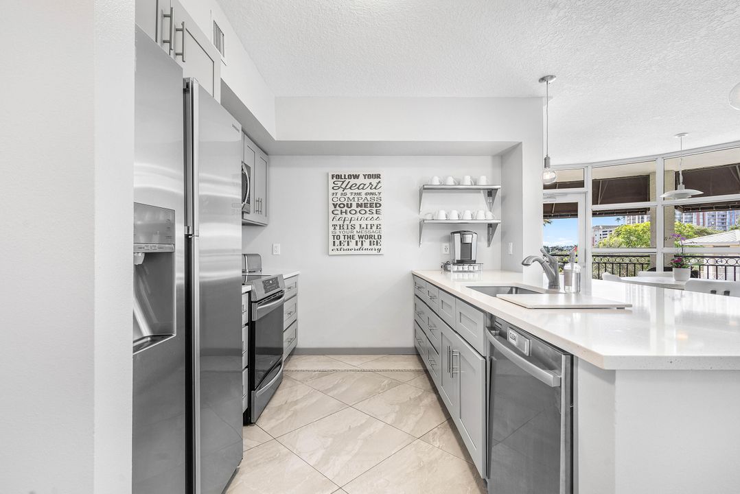 Active With Contract: $5,200 (3 beds, 2 baths, 1390 Square Feet)