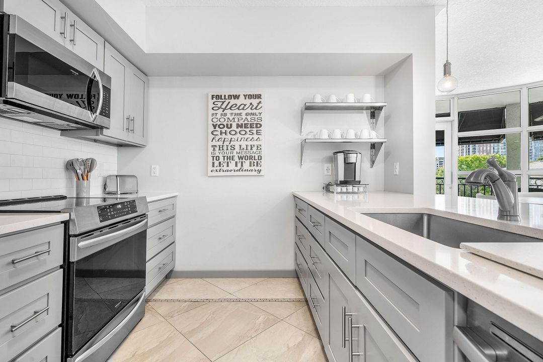 Active With Contract: $5,200 (3 beds, 2 baths, 1390 Square Feet)