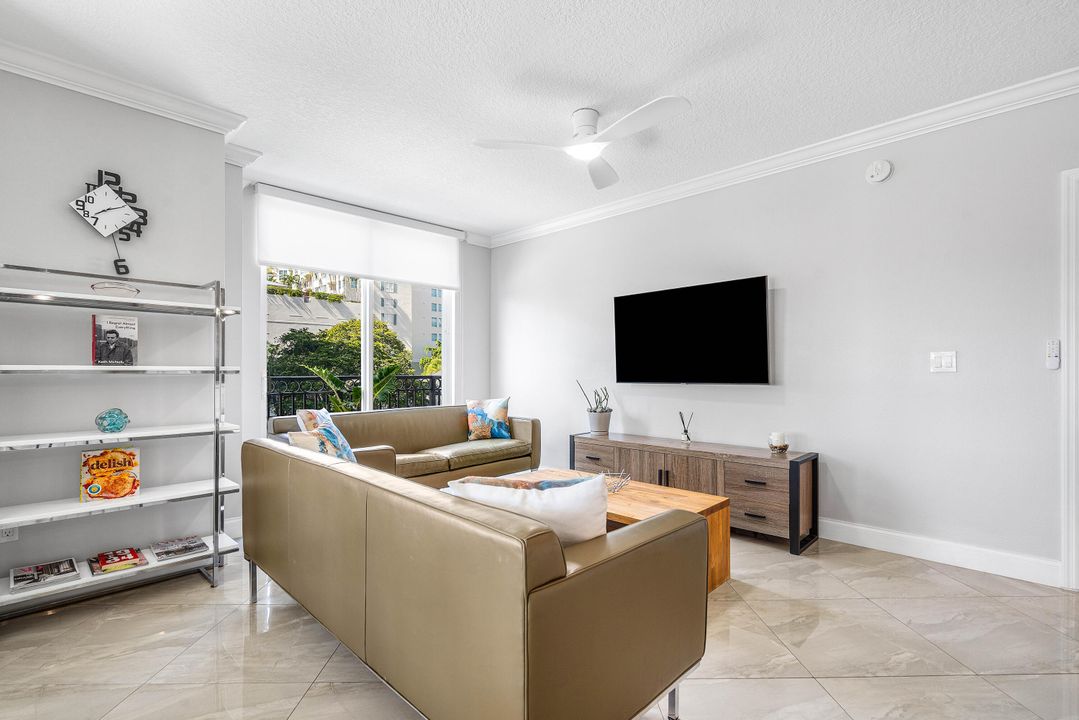 Active With Contract: $5,200 (3 beds, 2 baths, 1390 Square Feet)