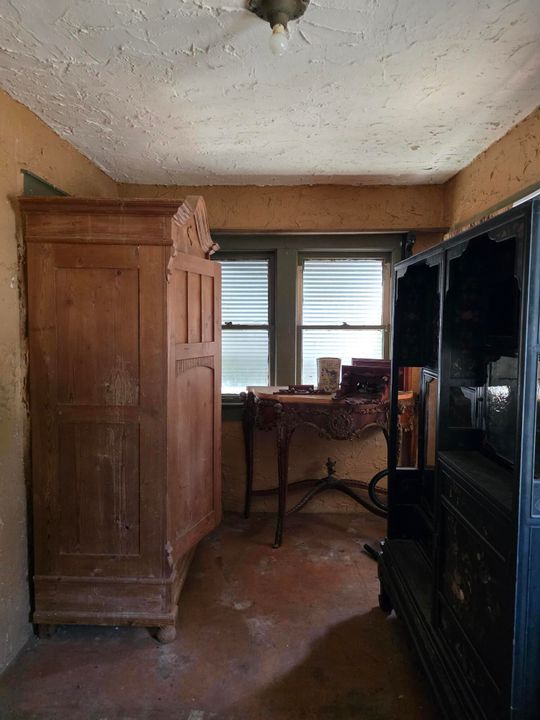 На продажу: $279,900 (2 спален, 1 ванн, 832 Квадратных фут)