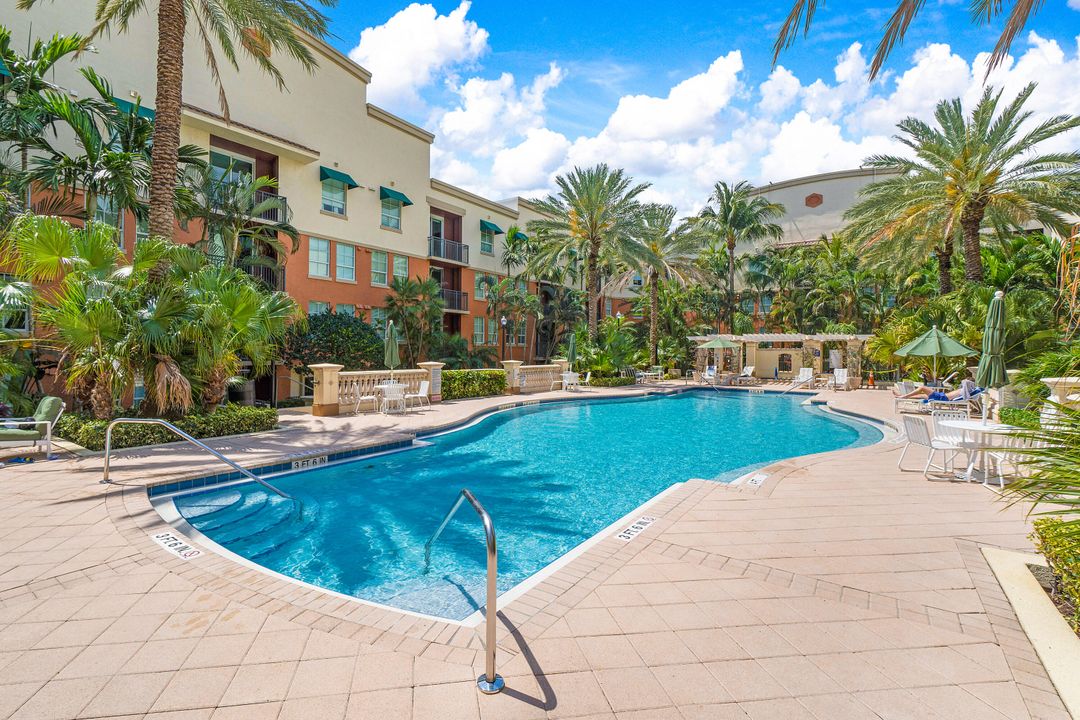 Active With Contract: $5,200 (3 beds, 2 baths, 1390 Square Feet)