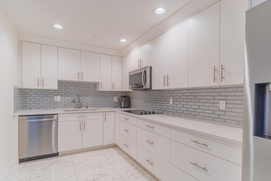 合同活跃: $419,000 (2 贝兹, 2 浴室, 1624 平方英尺)