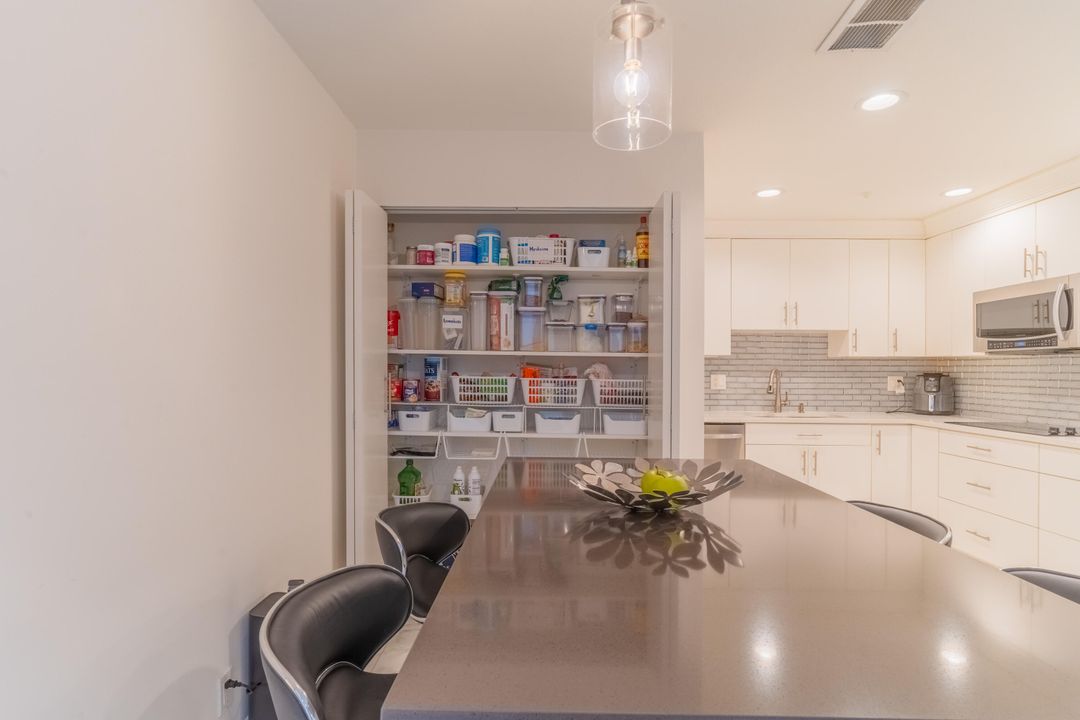 合同活跃: $419,000 (2 贝兹, 2 浴室, 1624 平方英尺)