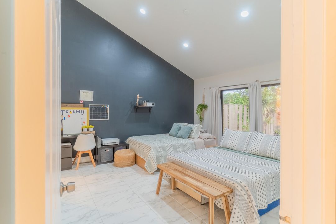 合同活跃: $419,000 (2 贝兹, 2 浴室, 1624 平方英尺)