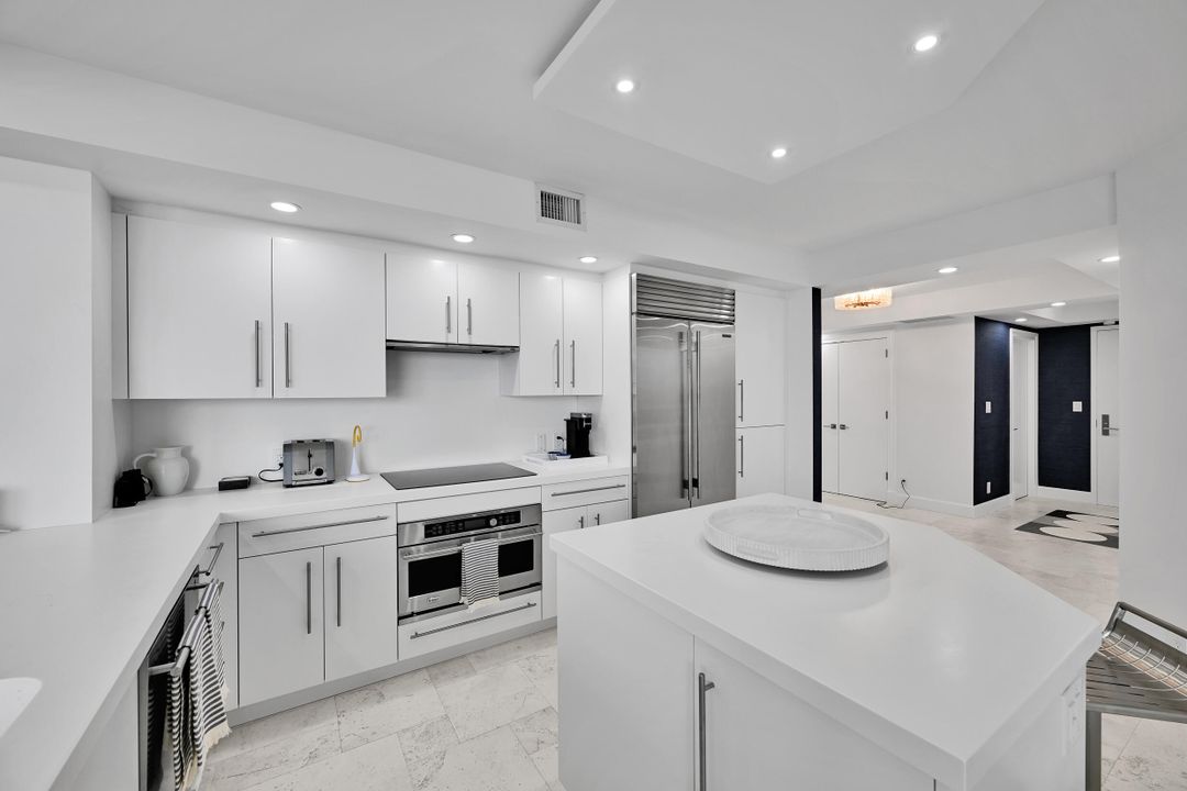 En Venta: $3,295,000 (3 camas, 2 baños, 2550 Pies cuadrados)