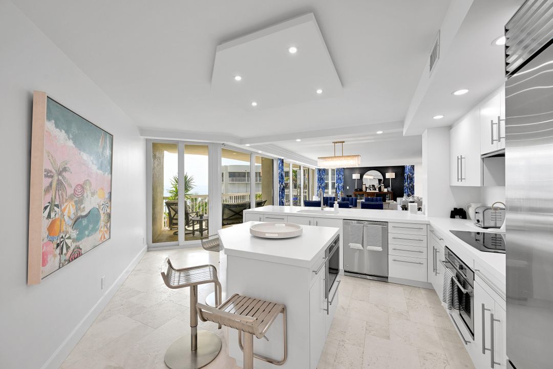 En Venta: $3,295,000 (3 camas, 2 baños, 2550 Pies cuadrados)