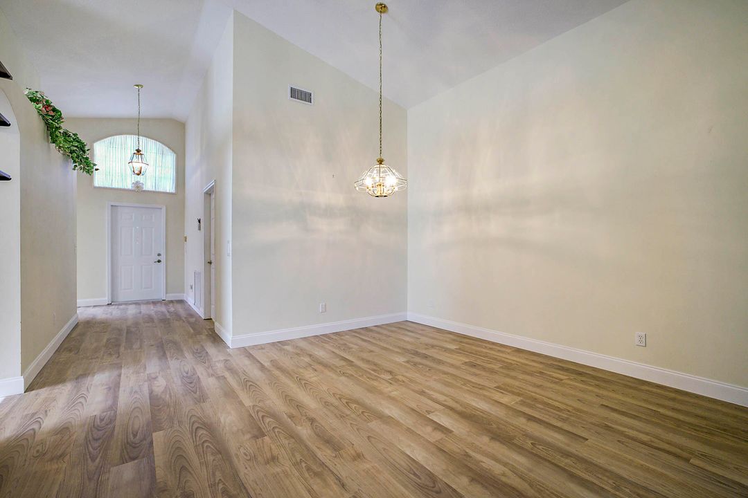 For Sale: $549,500 (3 beds, 2 baths, 1910 Square Feet)