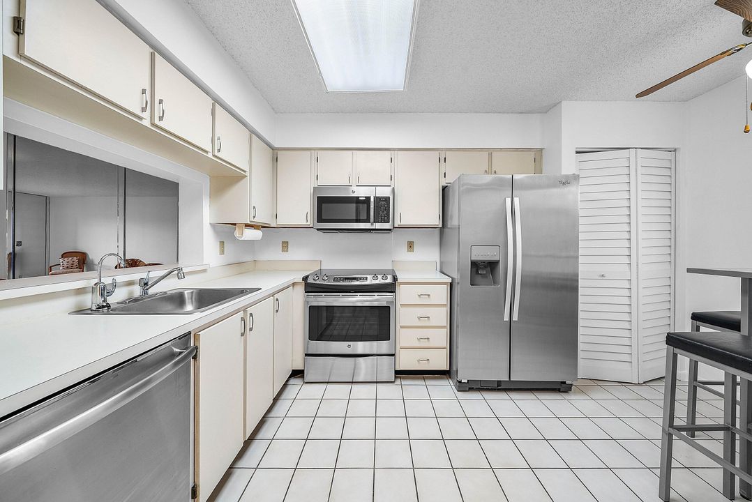 Activo con contrato: $150,000 (2 camas, 2 baños, 1220 Pies cuadrados)