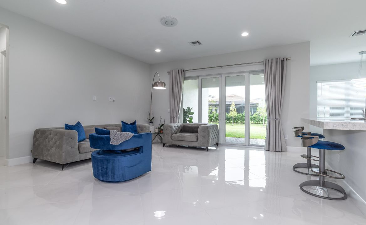 For Rent: $4,100 (4 beds, 3 baths, 2485 Square Feet)