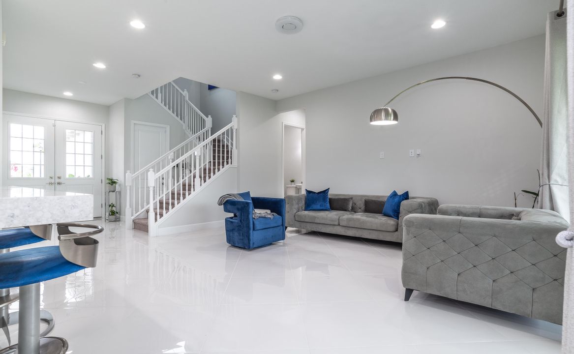 For Rent: $4,100 (4 beds, 3 baths, 2485 Square Feet)