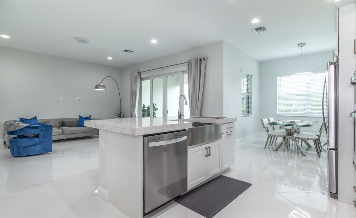 For Rent: $4,100 (4 beds, 3 baths, 2485 Square Feet)