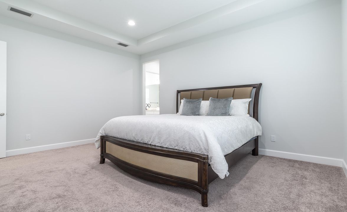 For Rent: $4,100 (4 beds, 3 baths, 2485 Square Feet)