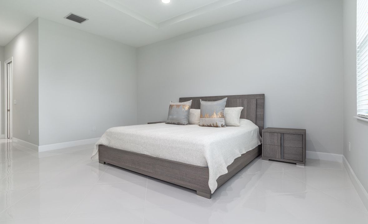 For Rent: $4,100 (4 beds, 3 baths, 2485 Square Feet)