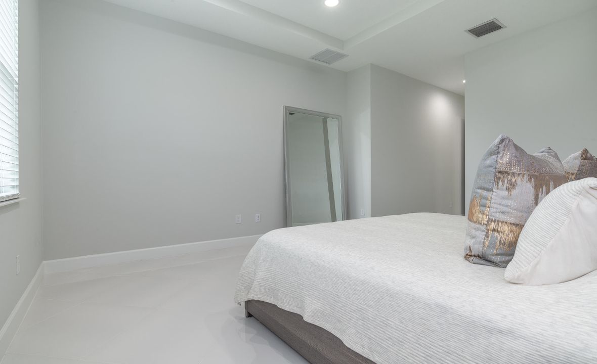 For Rent: $4,100 (4 beds, 3 baths, 2485 Square Feet)