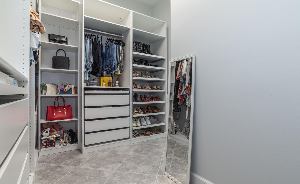 For Rent: $4,100 (4 beds, 3 baths, 2485 Square Feet)