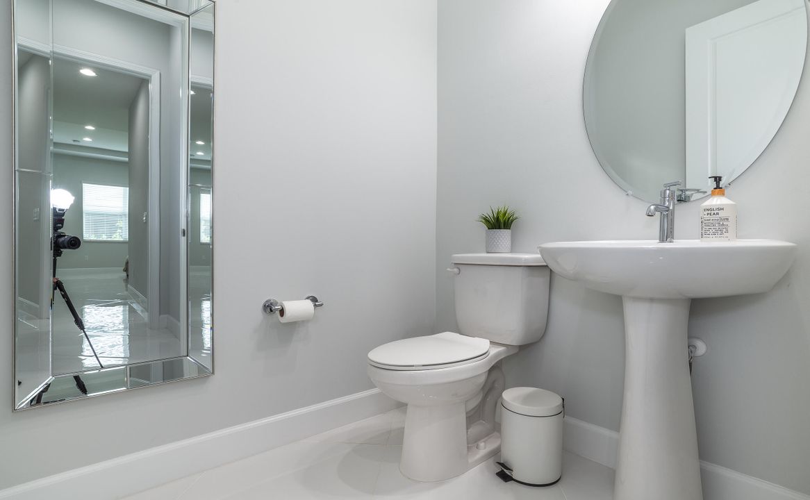 For Rent: $4,100 (4 beds, 3 baths, 2485 Square Feet)