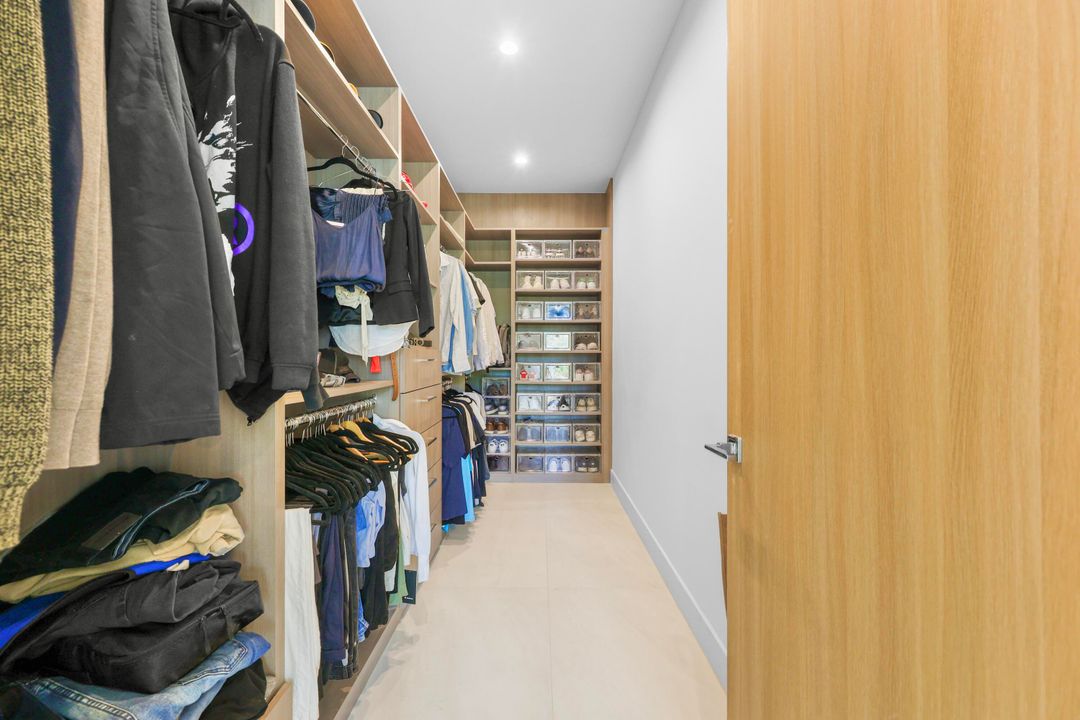 For Sale: $2,875,000 (4 beds, 4 baths, 3448 Square Feet)