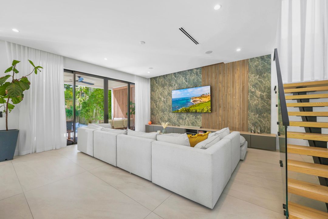 For Sale: $2,875,000 (4 beds, 4 baths, 3448 Square Feet)