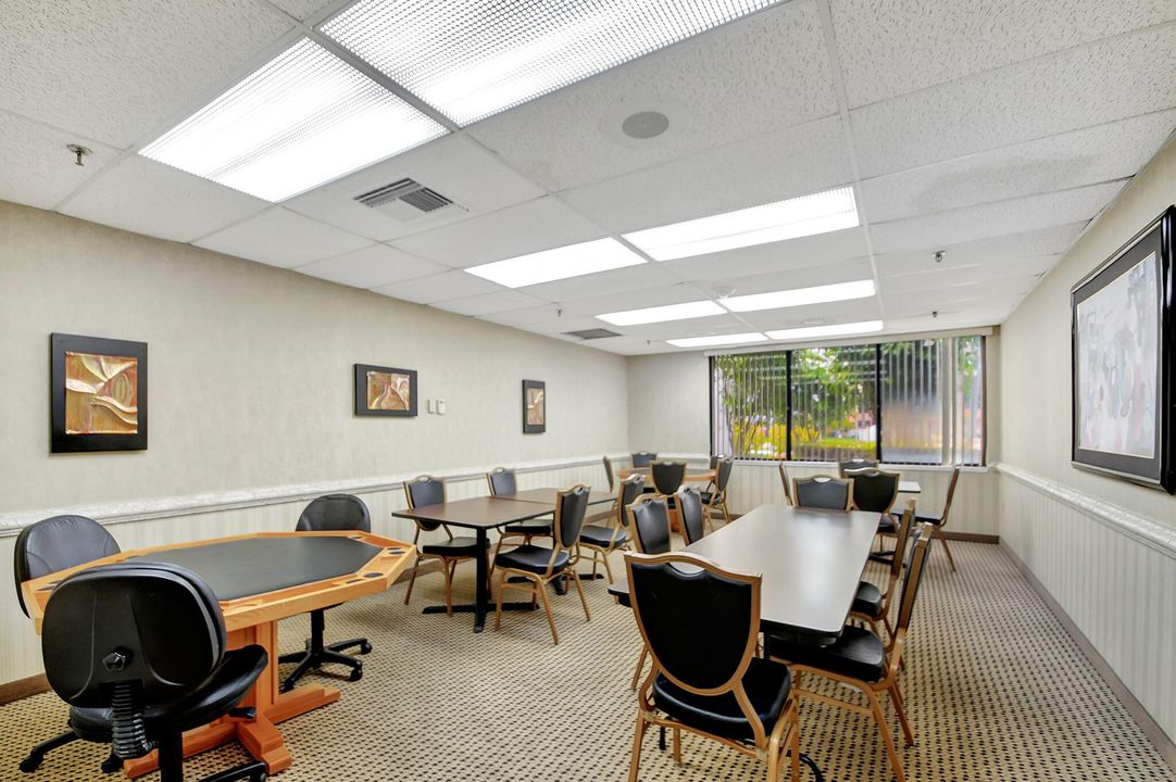 For Rent: $1,750 (2 beds, 2 baths, 1049 Square Feet)