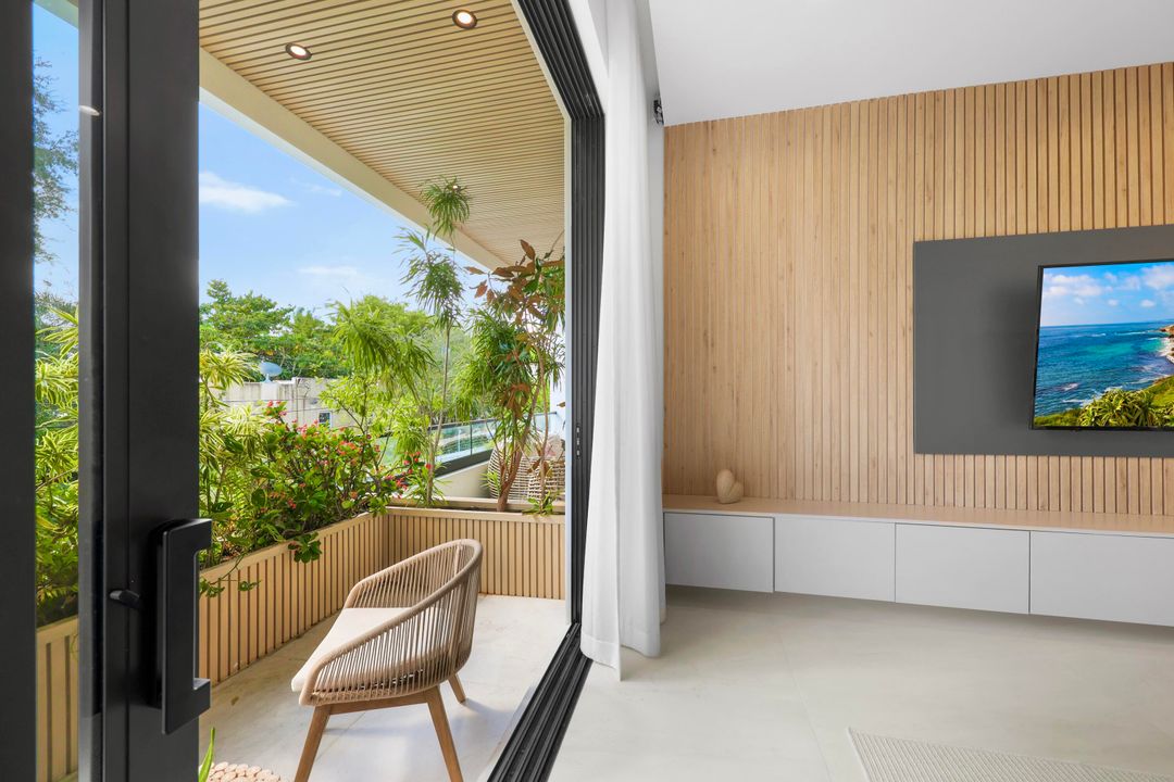 For Sale: $2,875,000 (4 beds, 4 baths, 3448 Square Feet)