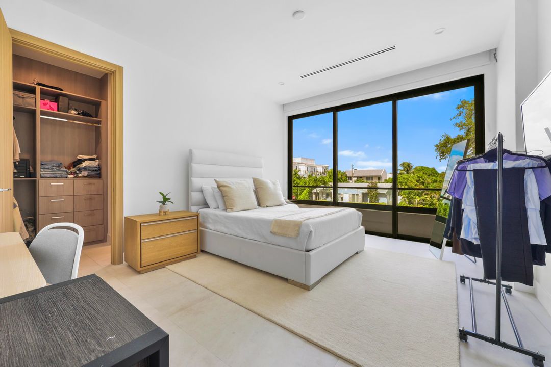 For Sale: $2,875,000 (4 beds, 4 baths, 3448 Square Feet)