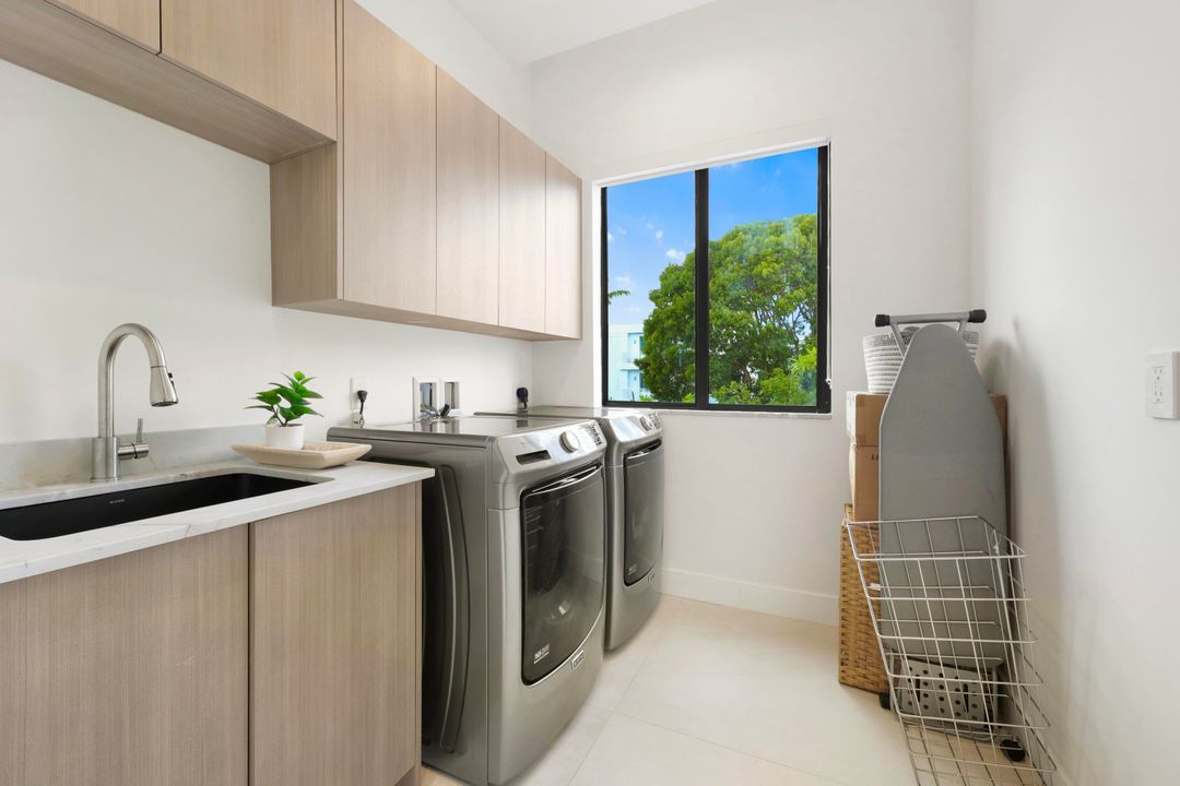 For Sale: $2,875,000 (4 beds, 4 baths, 3448 Square Feet)