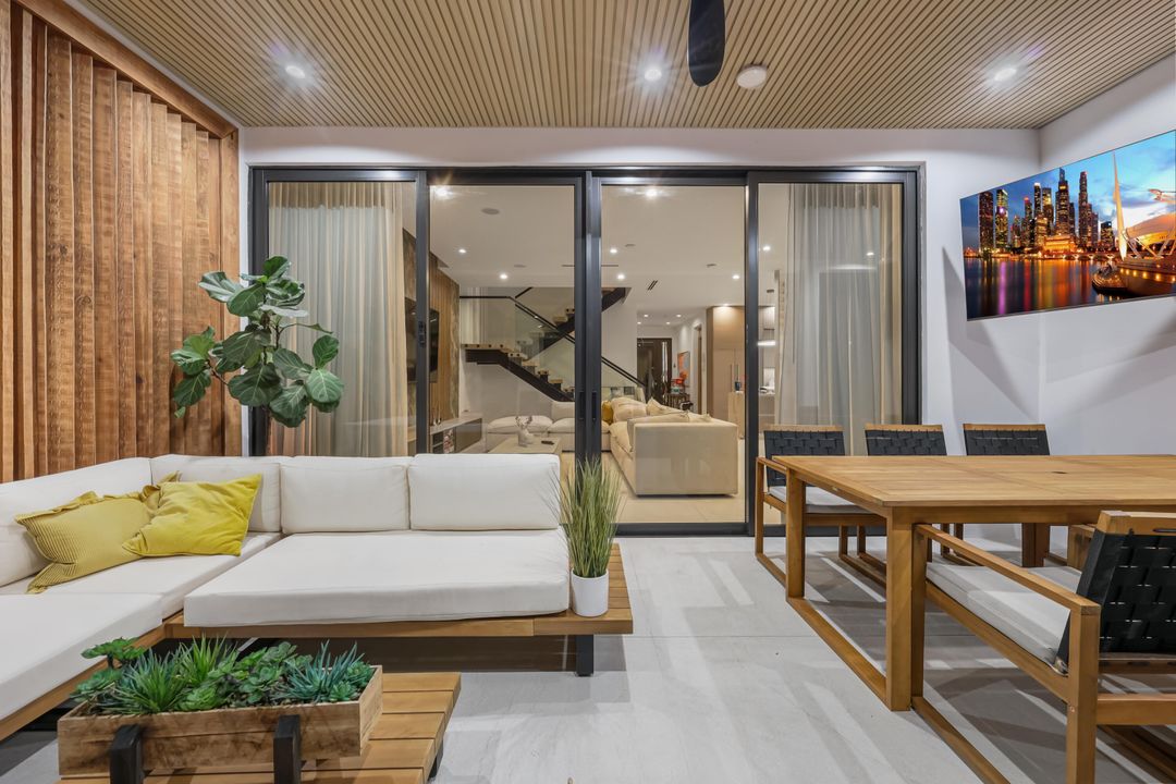 For Sale: $2,875,000 (4 beds, 4 baths, 3448 Square Feet)